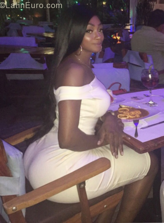 Date this attractive Colombia girl Aidia from Cali CO26751