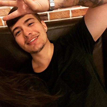 Date this gorgeous Colombia man Juane from Medellín CO24989