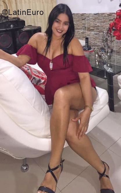 Date this beautiful Colombia girl Berta from Barranquilla CO25101