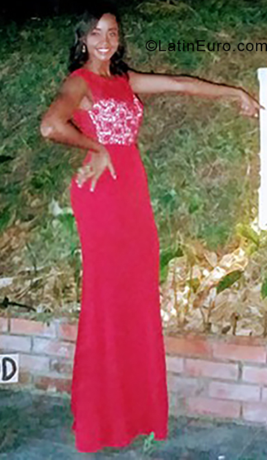 Date this nice looking Colombia girl Ligia from Medellin CO25119