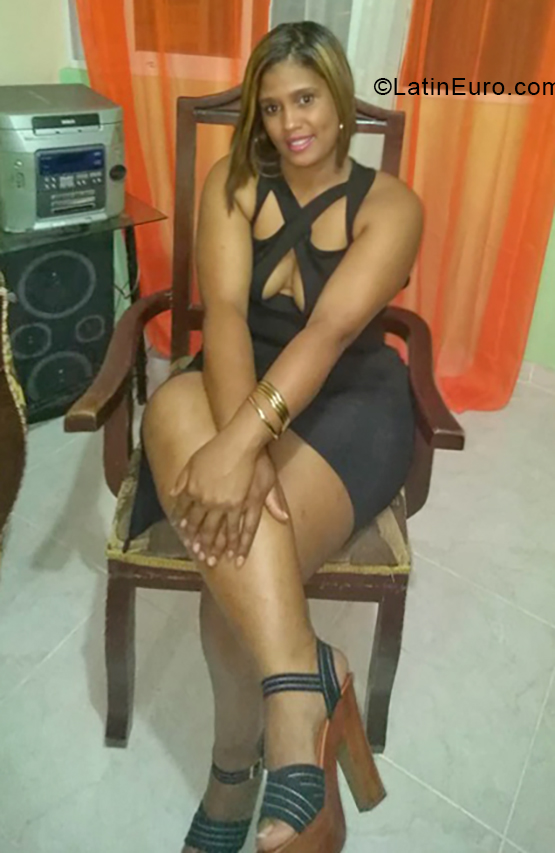 Date this tall Dominican Republic girl Maria from Santo Domingo DO34371