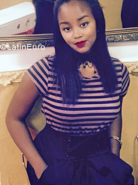 Date this sensual Cuba girl Liany from Havana CU503