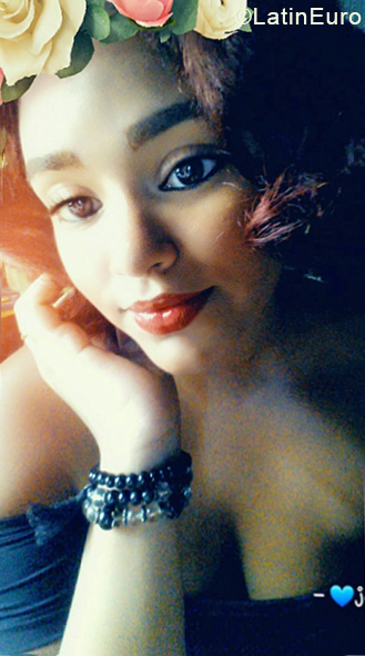 Date this foxy Dominican Republic girl Jatna from Santo Domingo DO34384