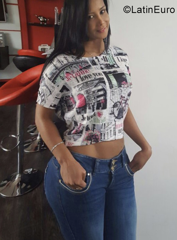 Date this athletic Colombia girl Johanna from Bogota CO25173