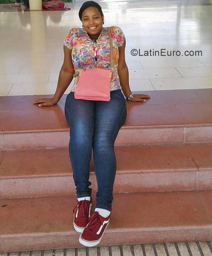 Date this funny Dominican Republic girl Rosanyela from Santo Domingo DO34460