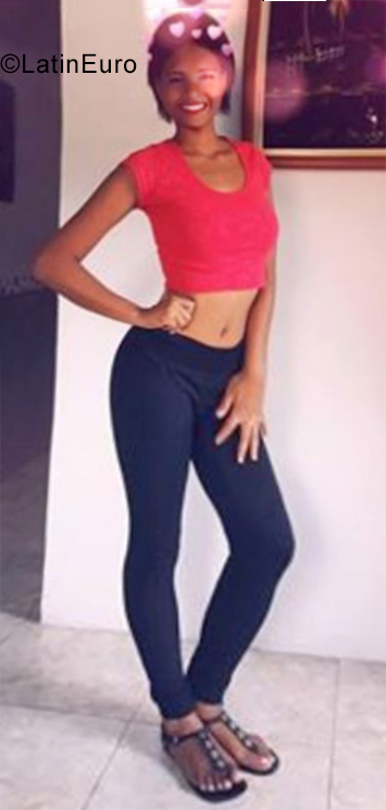Date this beautiful Venezuela girl Danyerli from Guarenas VE2275