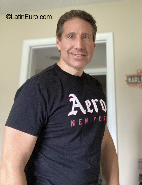 Date this beautiful United States man Dave from Tallahassee US19890