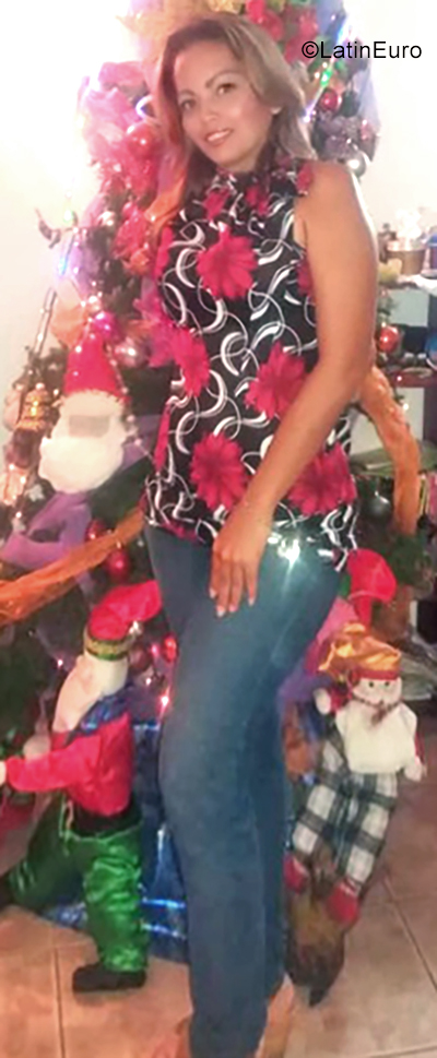 Date this tall Venezuela girl Soletra26 from Maturin VE2295