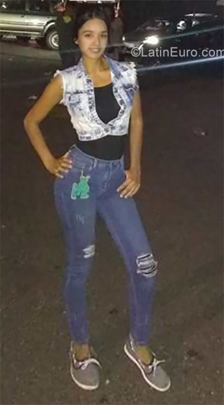 Date this tall Venezuela girl Maria from Los Teques VE2296