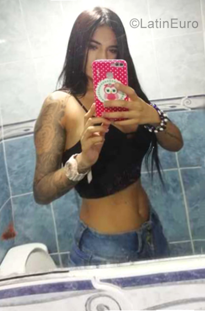 Date this young Colombia girl Mariana from Medellin CO25236