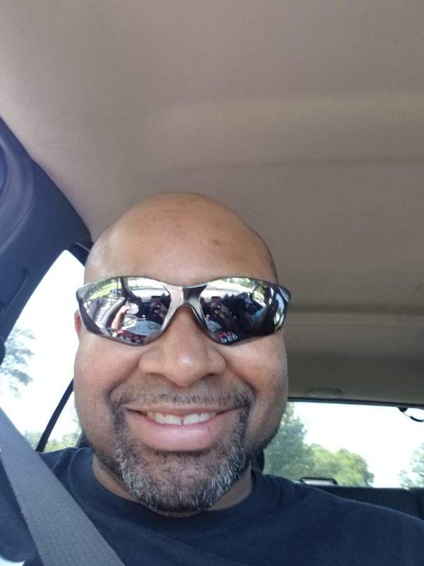 Date this charming United States man Derrick from Aurora US19918