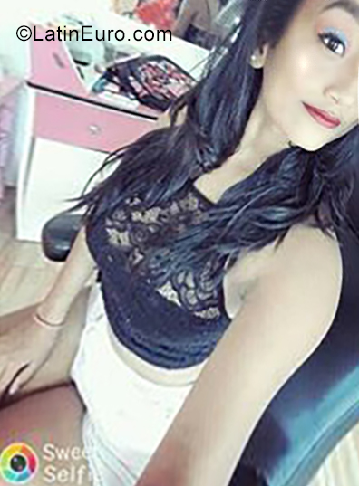 Date this delightful Ecuador girl Silvia from Pedernales EC323