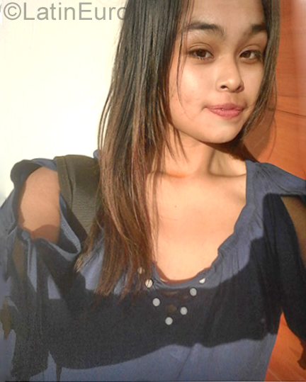 Date this hot Peru girl Delianaya from Lima PE1388