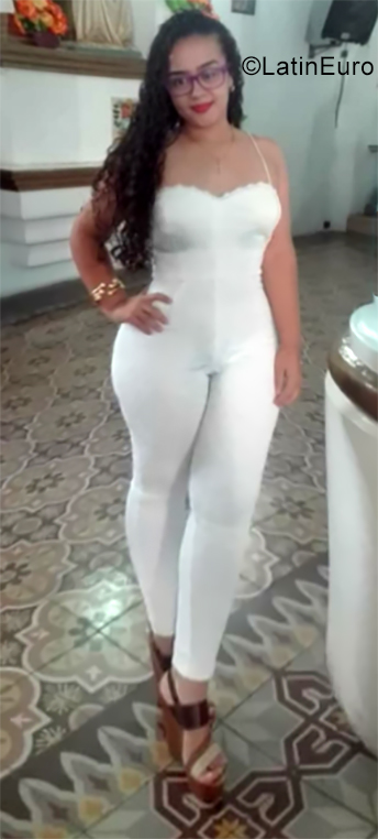 Date this hard body Venezuela girl Stefany from Barquisimeto VE2378