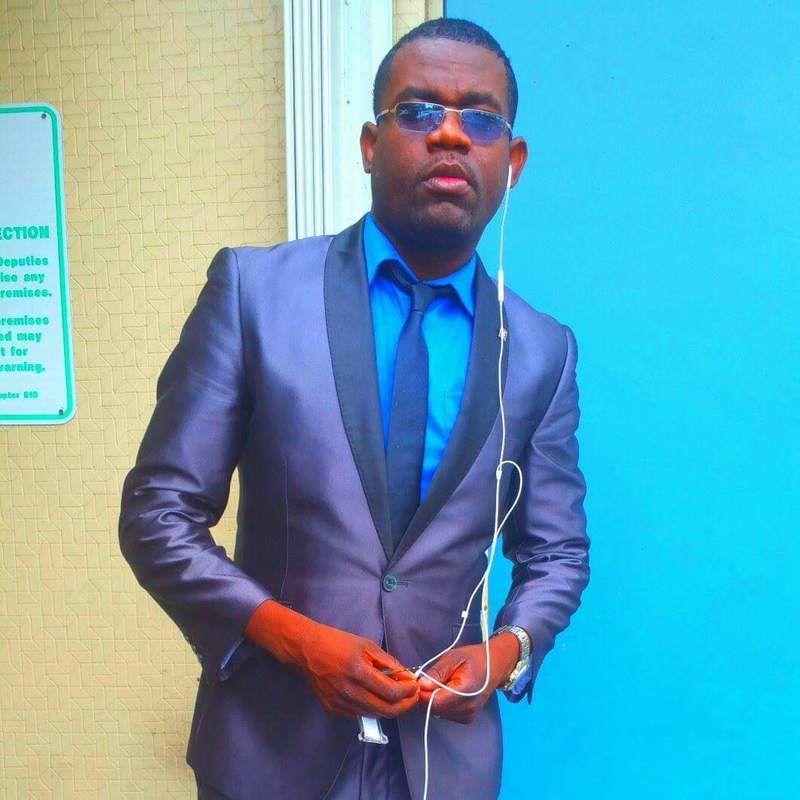 Date this funny United States man Jay from Lauderhill US19992