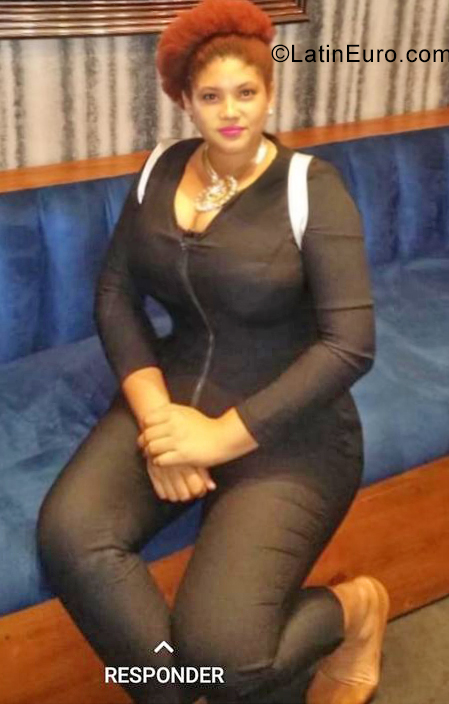 Date this attractive Dominican Republic girl Lea from Santo Domingo DO40676