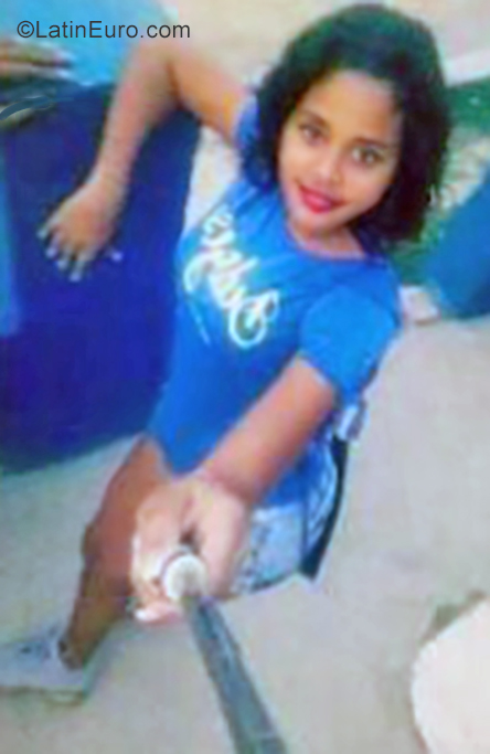 Date this sensual Dominican Republic girl Jennifer from Santo Domingo DO34943