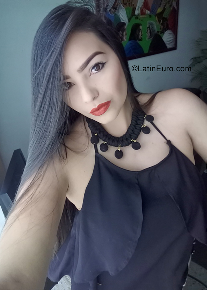 Date this attractive Venezuela girl Fima from San Cristobal VE2415