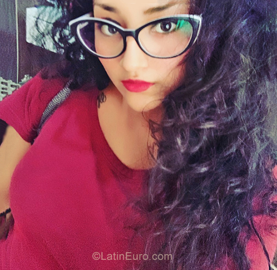 Date this hot Peru girl Silvana from Peru PE1397