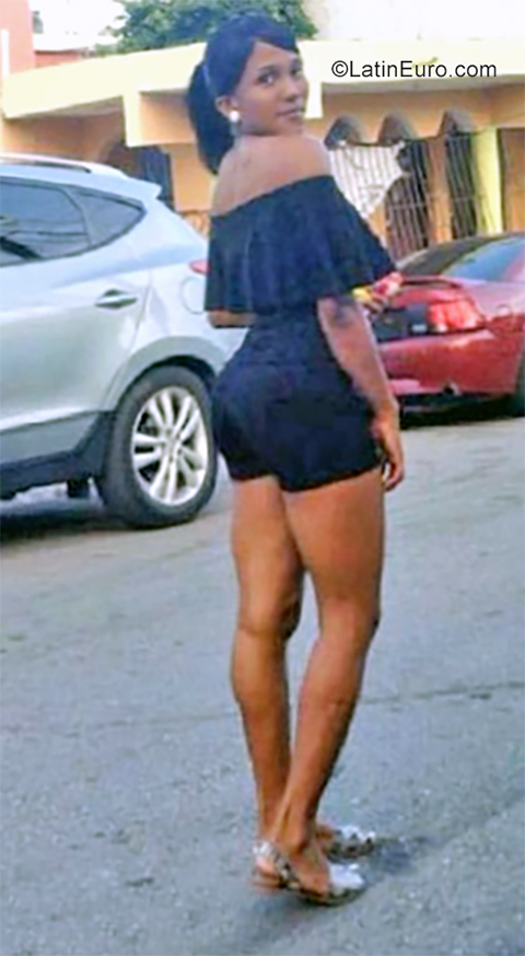 Date this hot Dominican Republic girl Esther from La Romana DO35002