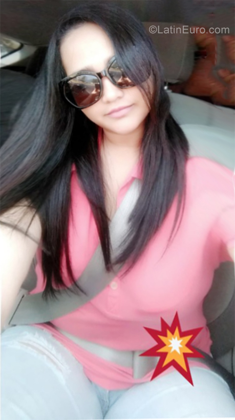 Date this attractive Dominican Republic girl Nape from Santo Domingo DO35022