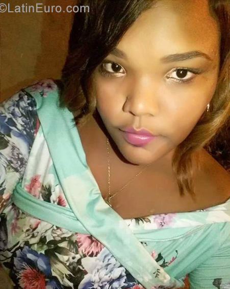 Date this gorgeous Dominican Republic girl Walquin from Santo Domingo DO35051