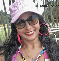 Date this pretty Venezuela girl Ayara from Maracay VE2440