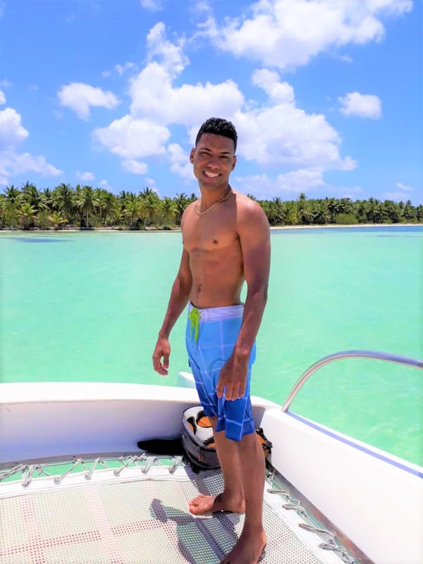Date this charming Dominican Republic man Victor from San Rafael Del Yuma DO35068