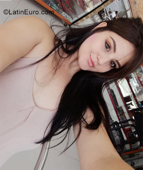 Date this passionate Colombia girl Carolina from Medellín CO25516