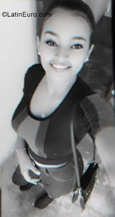 Date this stunning Dominican Republic girl Luisa from Santiago De Los Caballeros DO35112