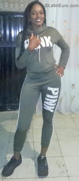 Date this attractive Colombia girl Diana from CALI CO25529