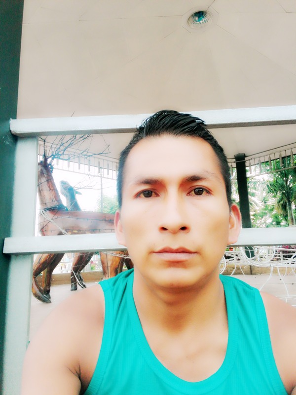 Date this pretty Ecuador man Mauro from Santiago EC337