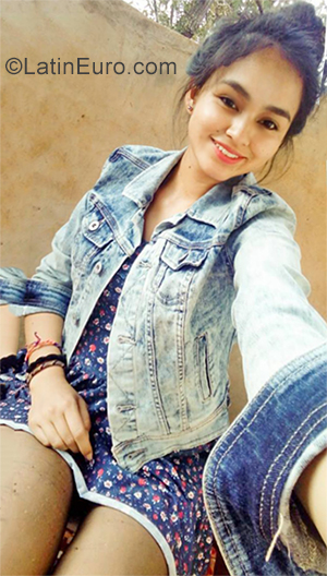 Date this funny Peru girl Cristal from Cajamarca PE1401