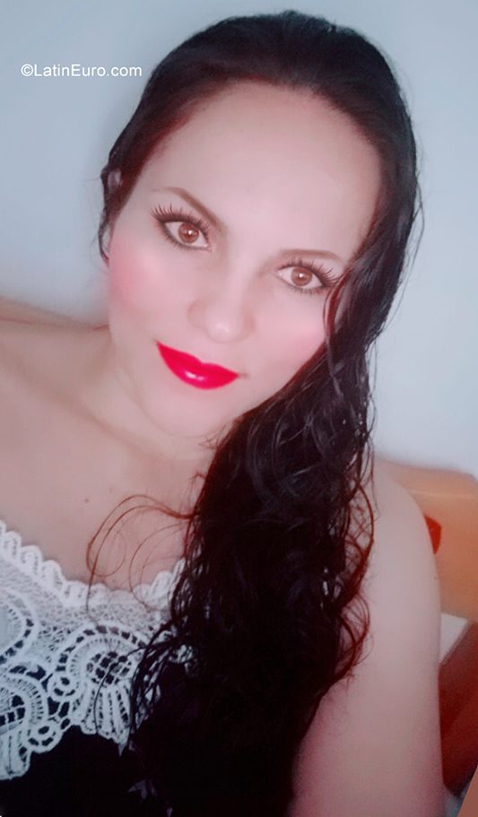 Date this voluptuous Colombia girl Corelay from Bogota CO25543