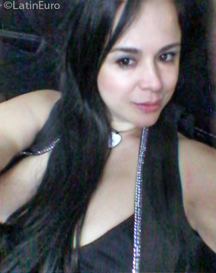 Date this happy Colombia girl Luce from Medellin CO25568