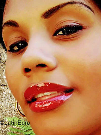 Date this gorgeous Cuba girl Regla from Santiago de Cuba CU716