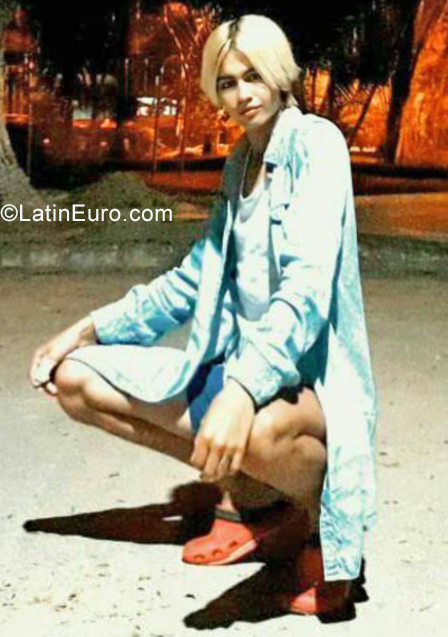 Date this charming Colombia girl Exteria from Neiva CO25611