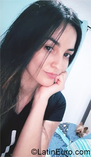 Date this good-looking Colombia girl Fernanda from Cali CO26145