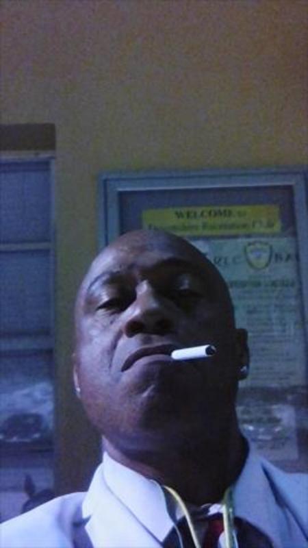 Date this tall Bermuda man Gundo from Bermuda BM39