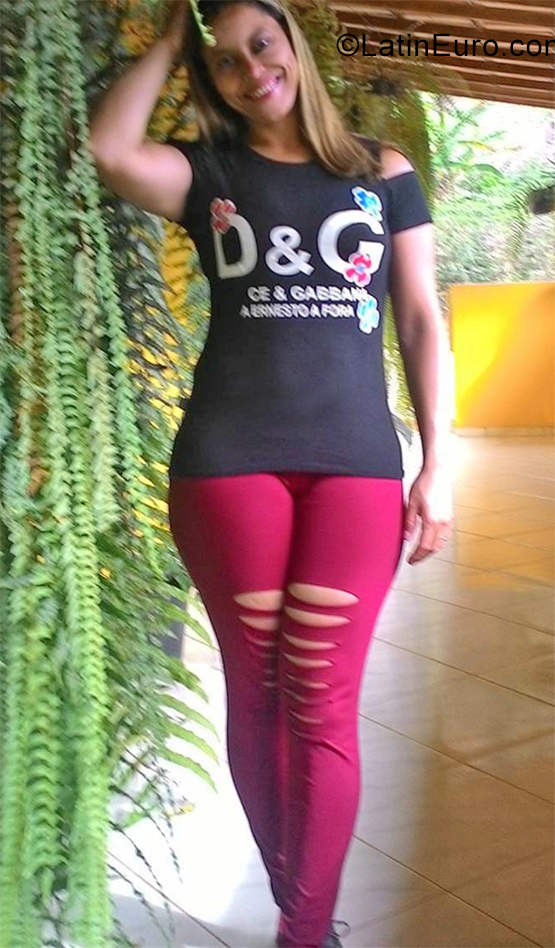 Date this stunning Brazil girl Juliana from Victoria BR10871