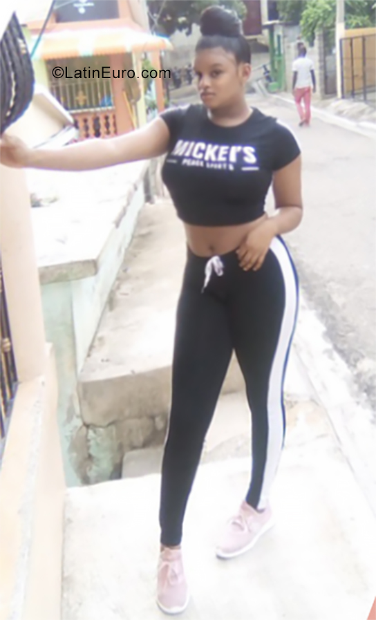 Date this exotic Dominican Republic girl Crismary from Puerto Plata DO35479