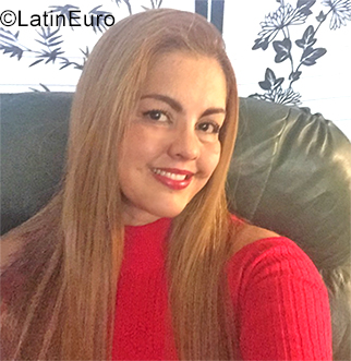 Date this lovely Colombia girl Nath from Armenia CO25787