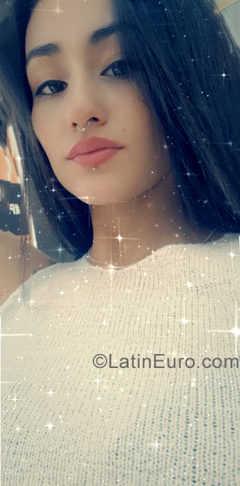 Date this sultry Colombia girl Katerin Daniela from Medellin CO25800