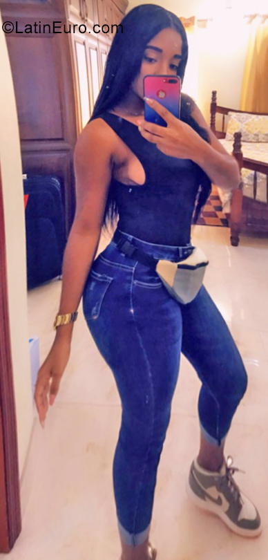 Date this young Dominican Republic girl Yoniry from San Pedro De Macoris DO35508