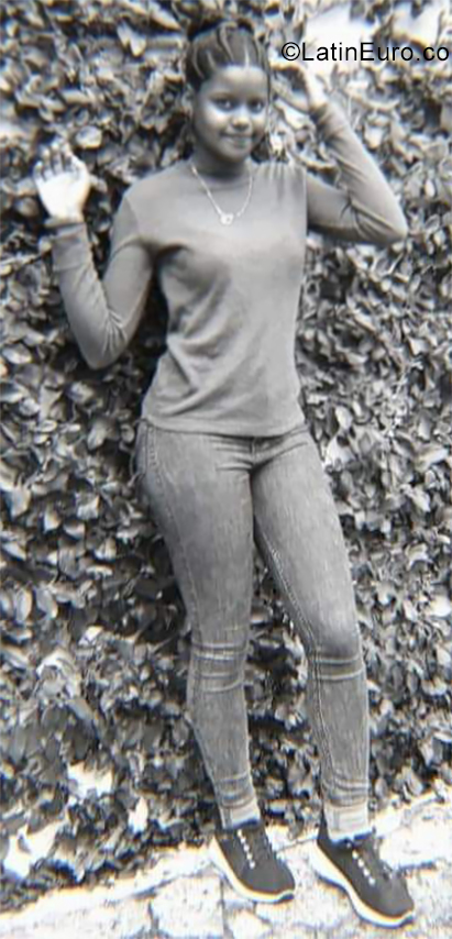 Date this athletic Dominican Republic girl Yorlanis from Santo Domingo DO35621