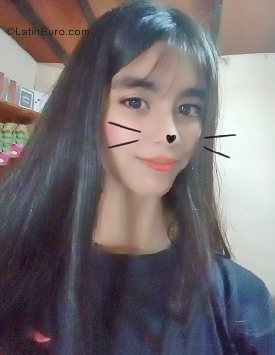 Date this good-looking Paraguay girl Azul from Asuncion PY20