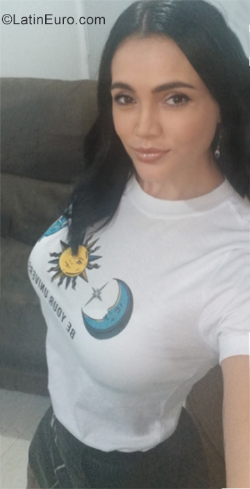 Date this delightful Colombia girl Viviana from Cartago CO25828