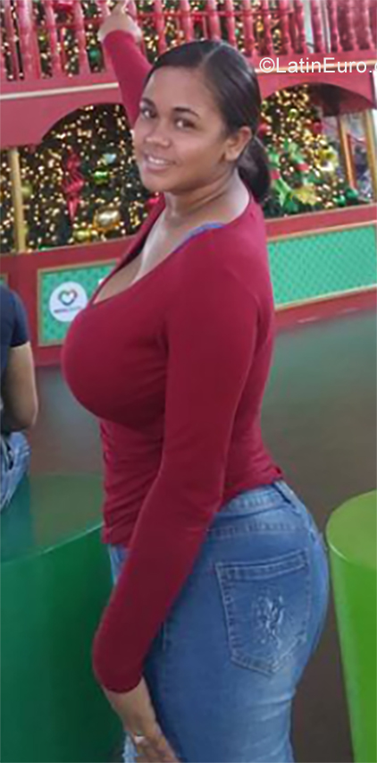 Date this voluptuous Dominican Republic girl Carmen from santo domingo DO35849