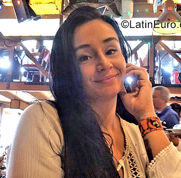 Date this young Colombia girl Lina from Bogota CO25838