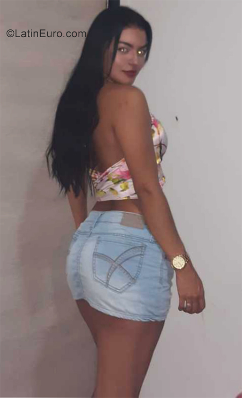 Date this funny Colombia girl Tania from Bogota CO25851